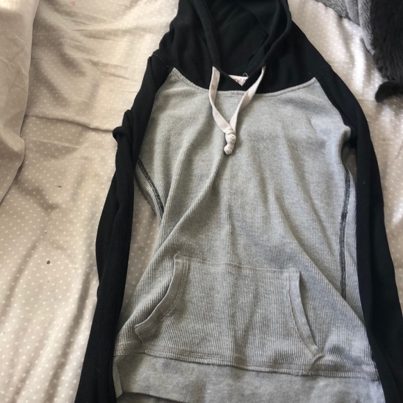 Gray and black sweater - Picture 1 of 2